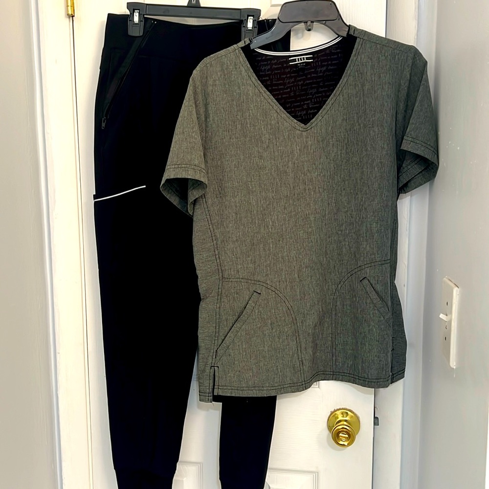 Ladies scrub set Size M